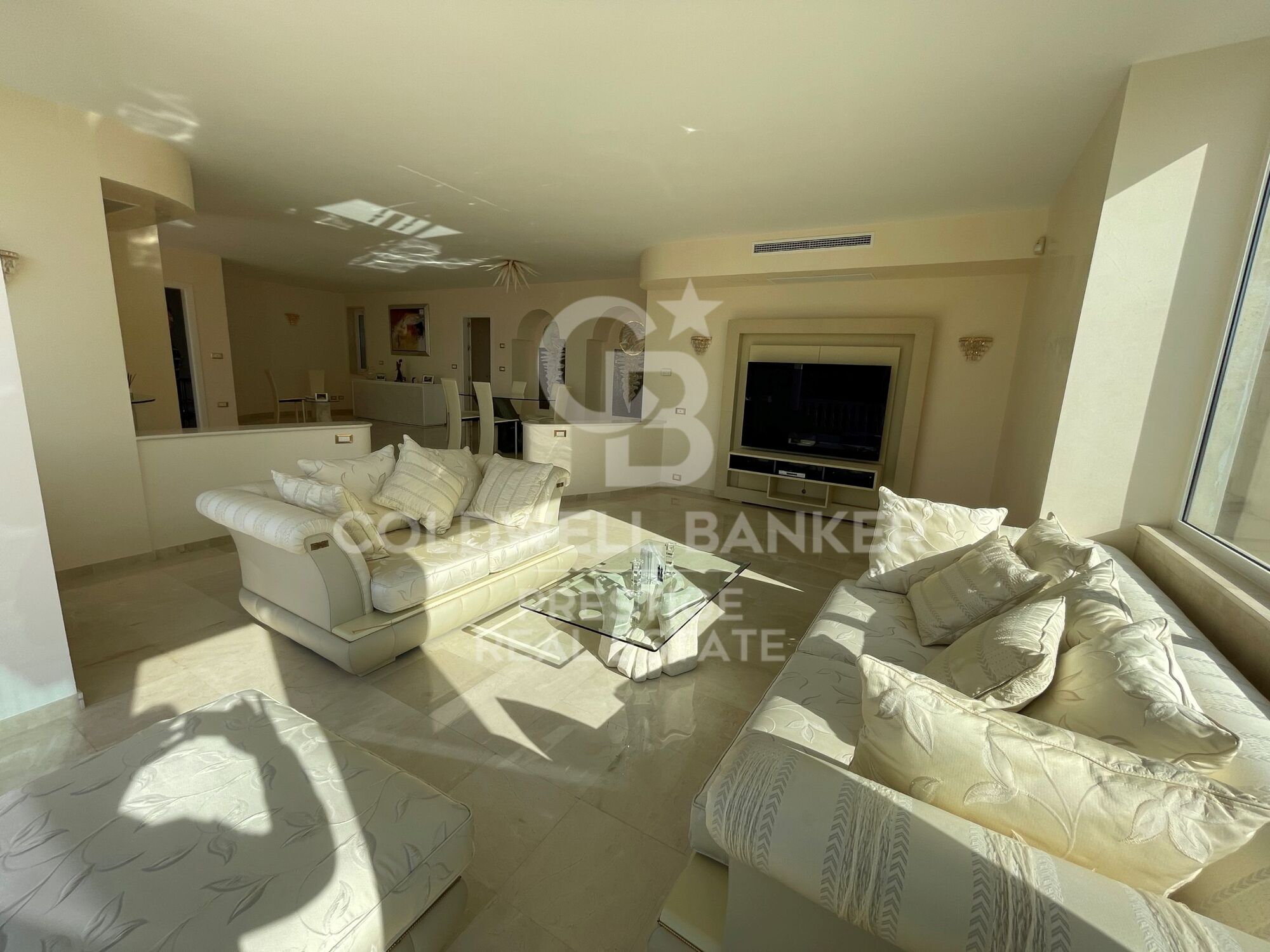 Elegant villa for sale with swimming pool and panoramic views in Lloret de Mar