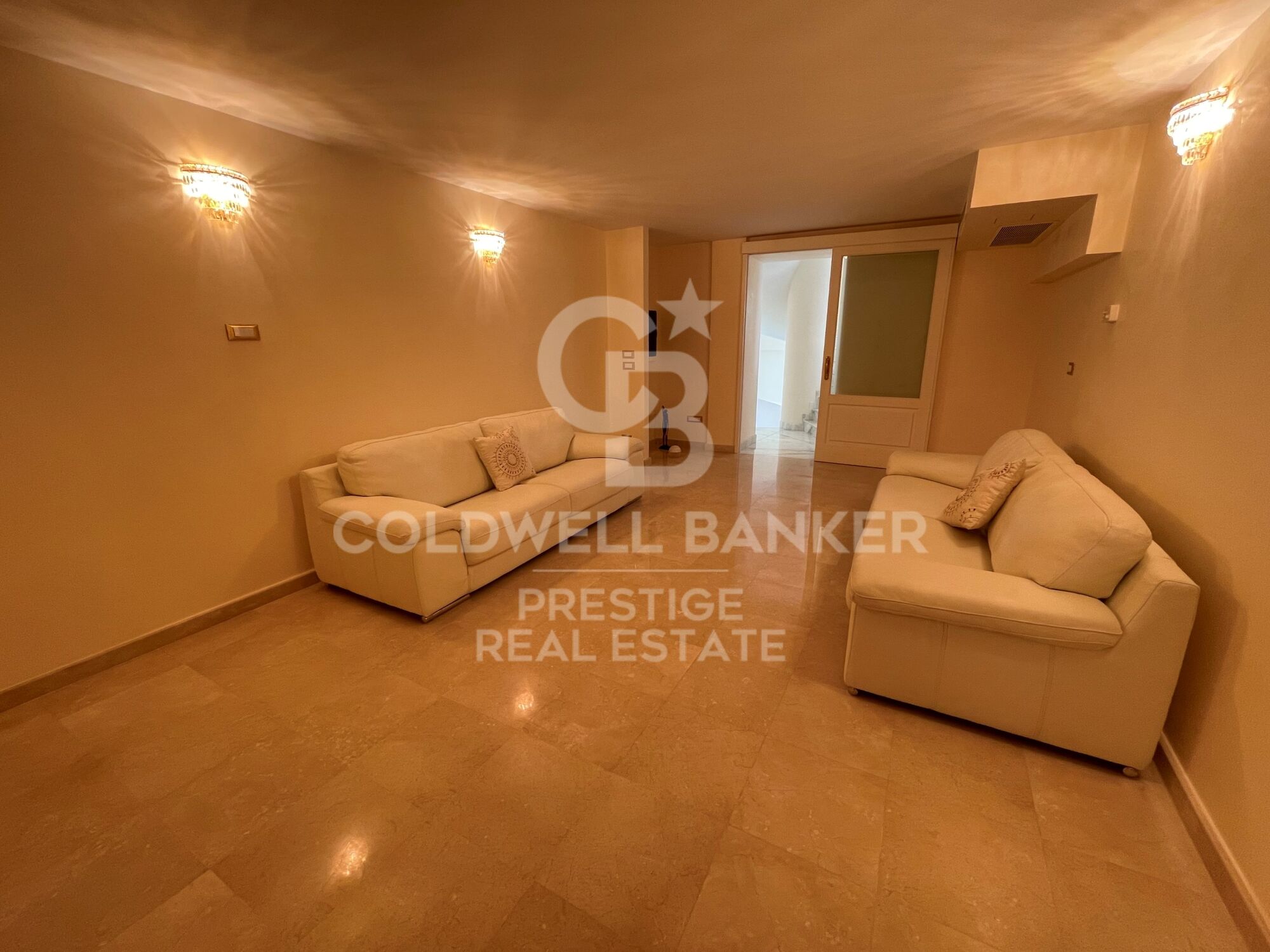 Elegant villa for sale with swimming pool and panoramic views in Lloret de Mar