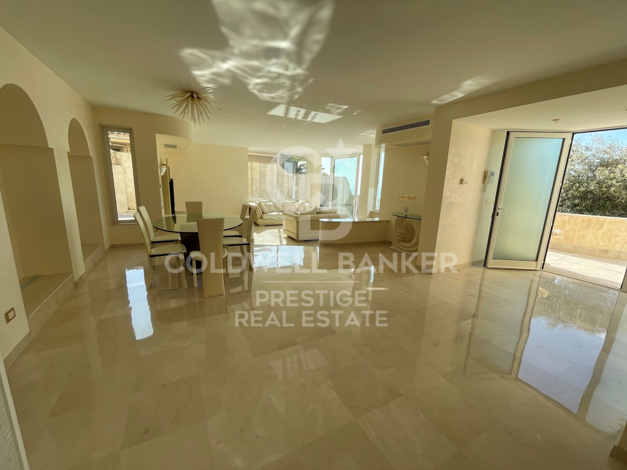 Elegant villa for sale with swimming pool and panoramic views in Lloret de Mar