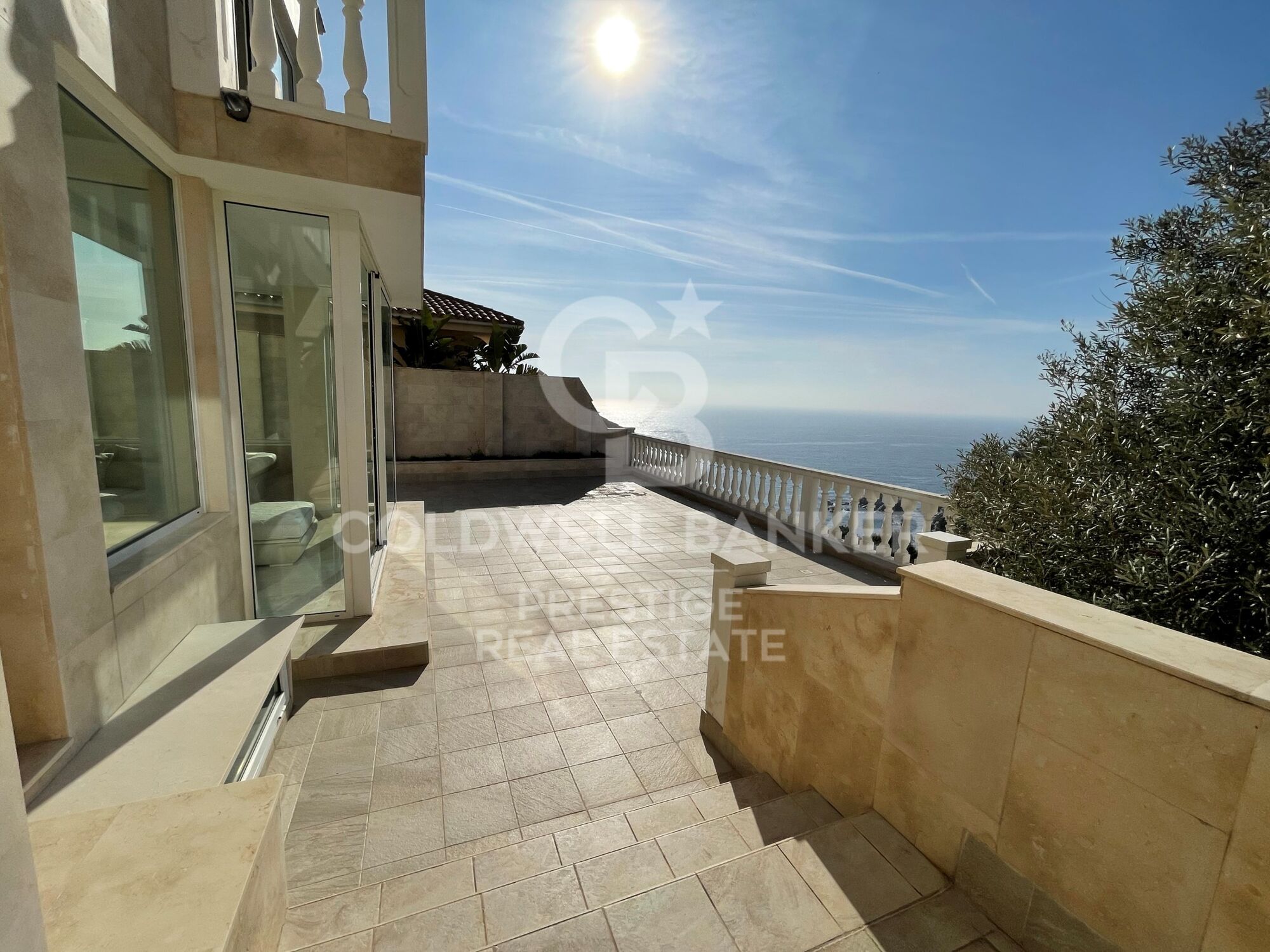 Elegant villa for sale with swimming pool and panoramic views in Lloret de Mar