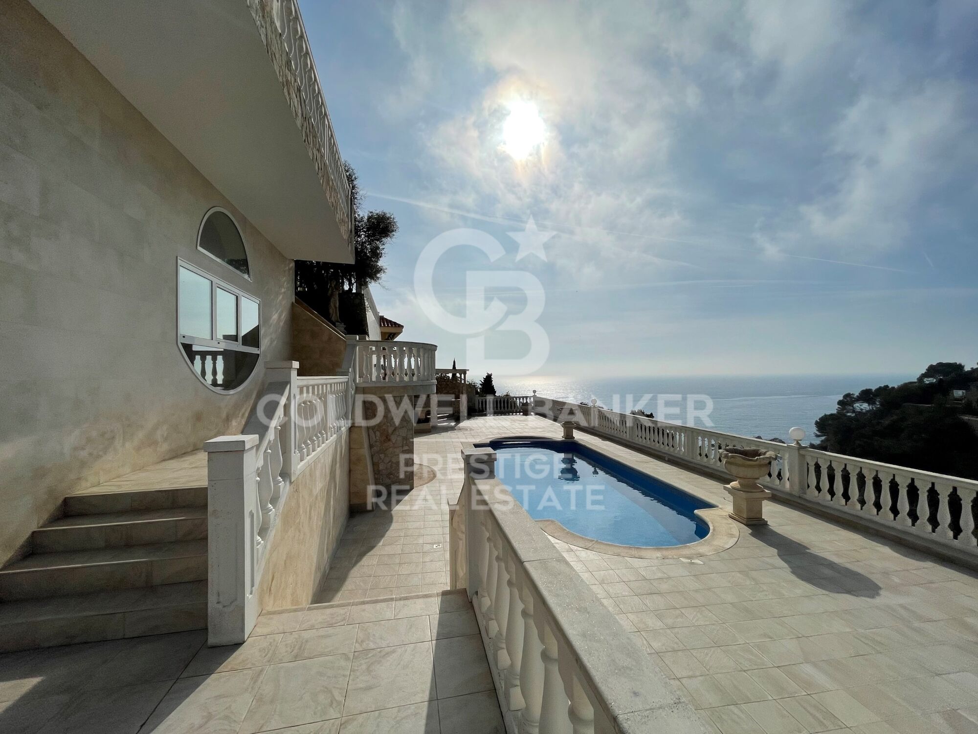 Elegant villa for sale with swimming pool and panoramic views in Lloret de Mar