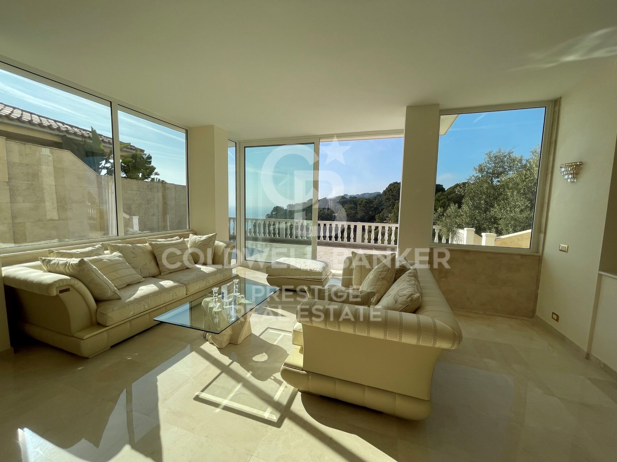 Elegant villa for sale with swimming pool and panoramic views in Lloret de Mar