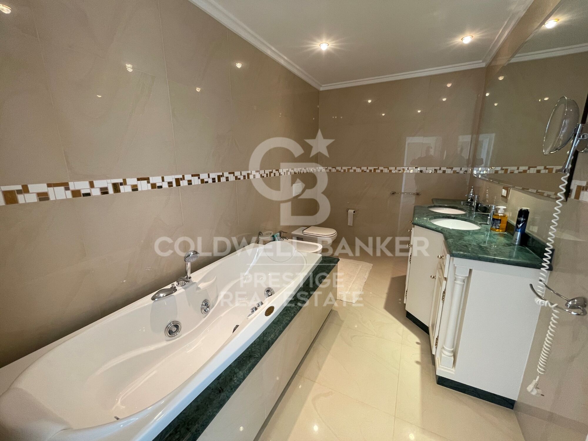 Elegant villa for sale with swimming pool and panoramic views in Lloret de Mar