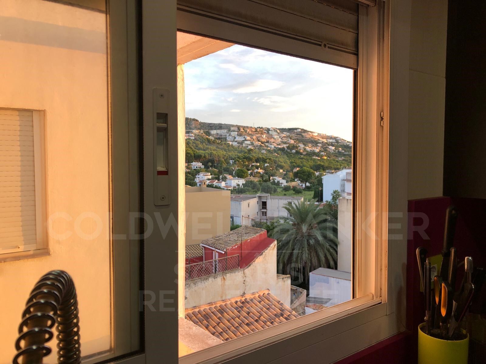5 bedroom flat with sea views on Avenida Juan Carlos I