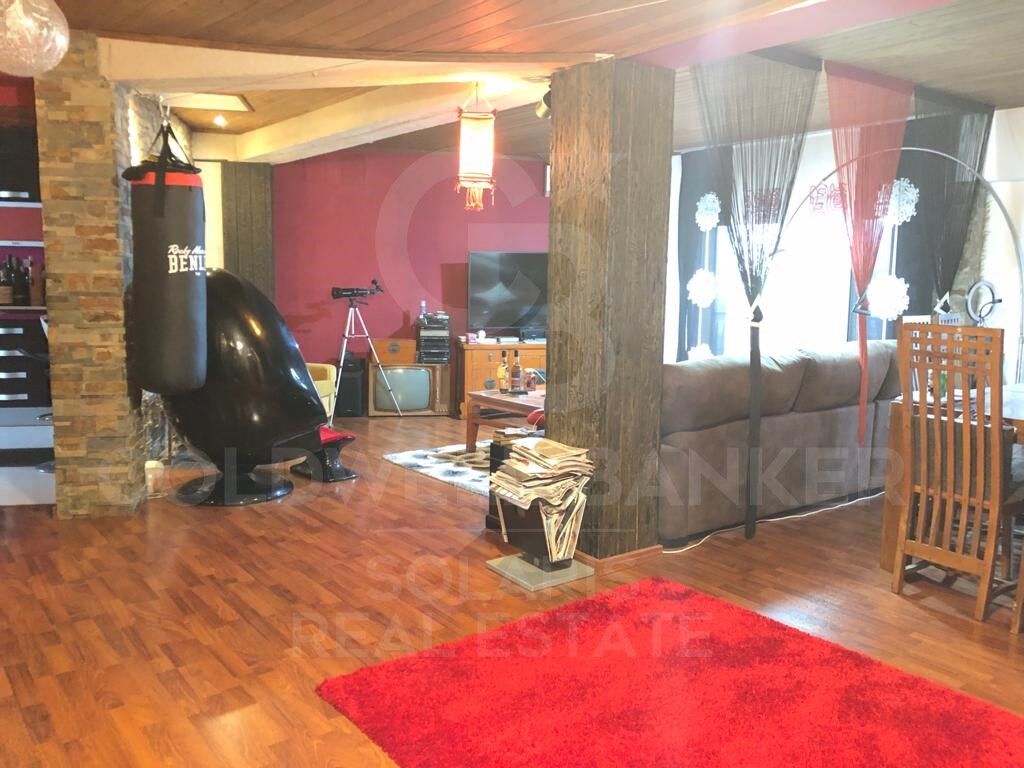 5 bedroom flat with sea views on Avenida Juan Carlos I