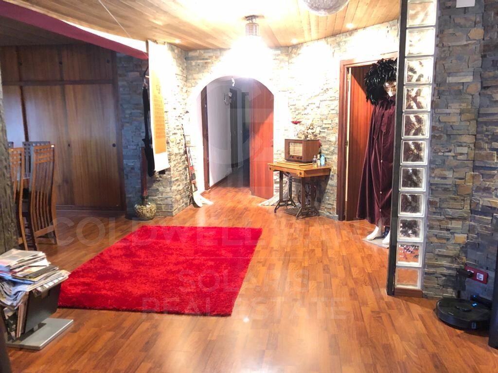 5 bedroom flat with sea views on Avenida Juan Carlos I