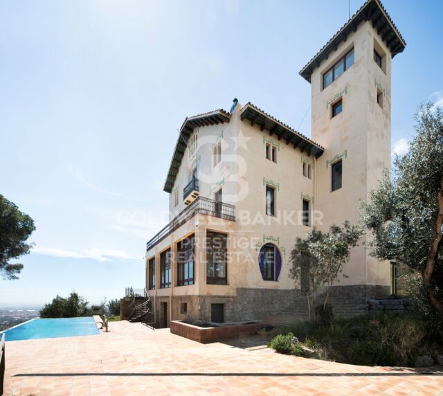 Modernist villa for sale in Sarrià