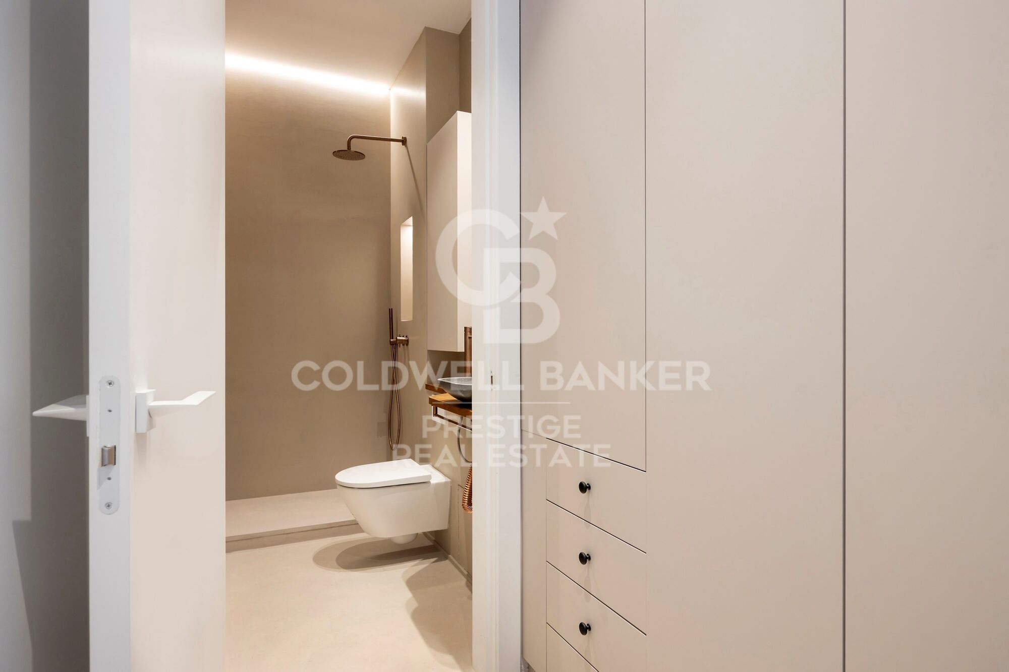 Piso reformado en venta en el Eixample Derecho