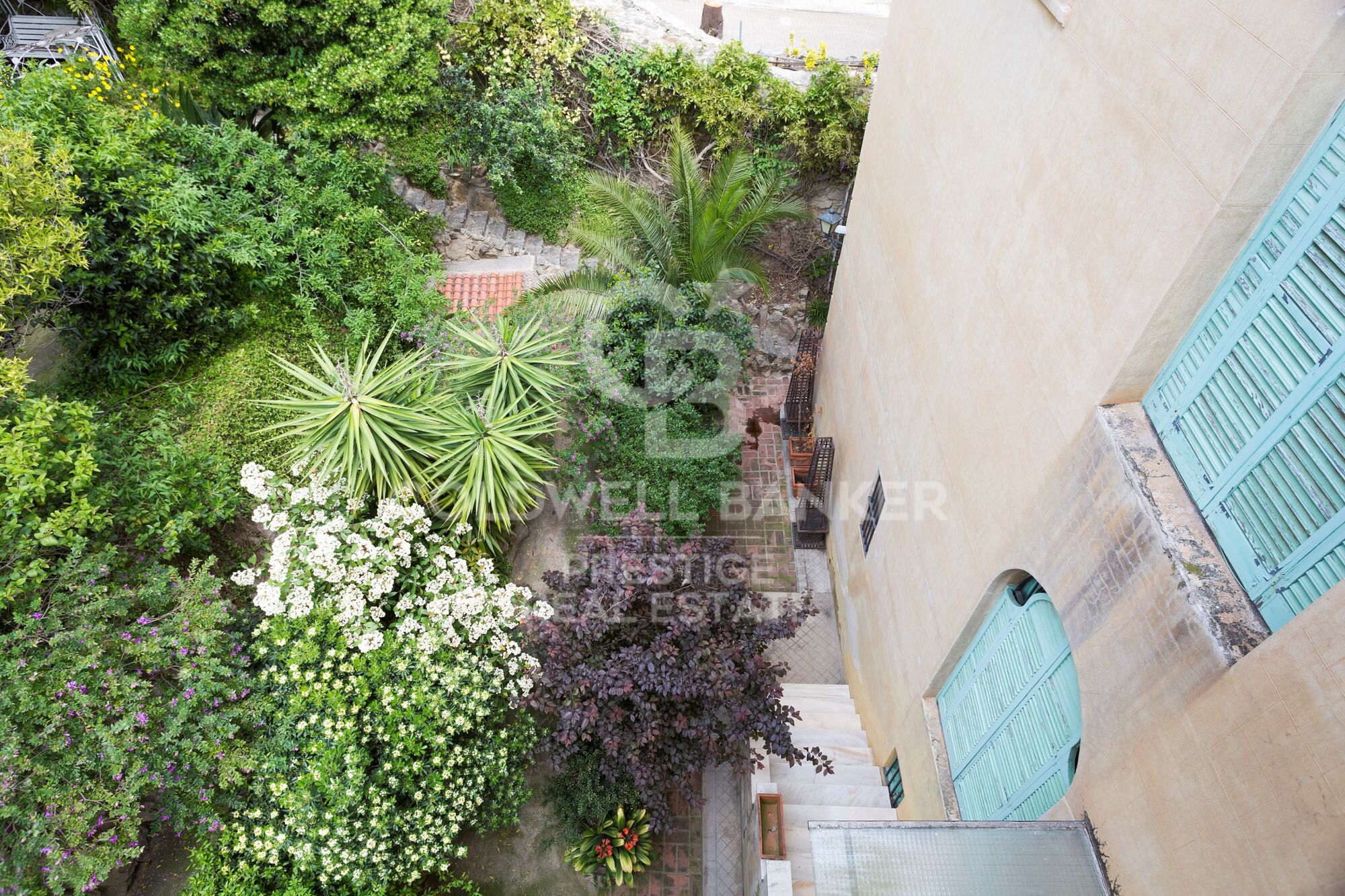 Art Nouveau mansion for sale in Tibidabo