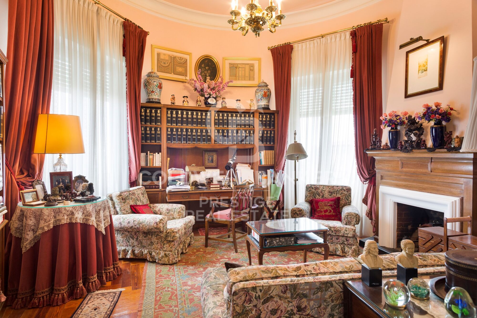 Art Nouveau mansion for sale in Tibidabo