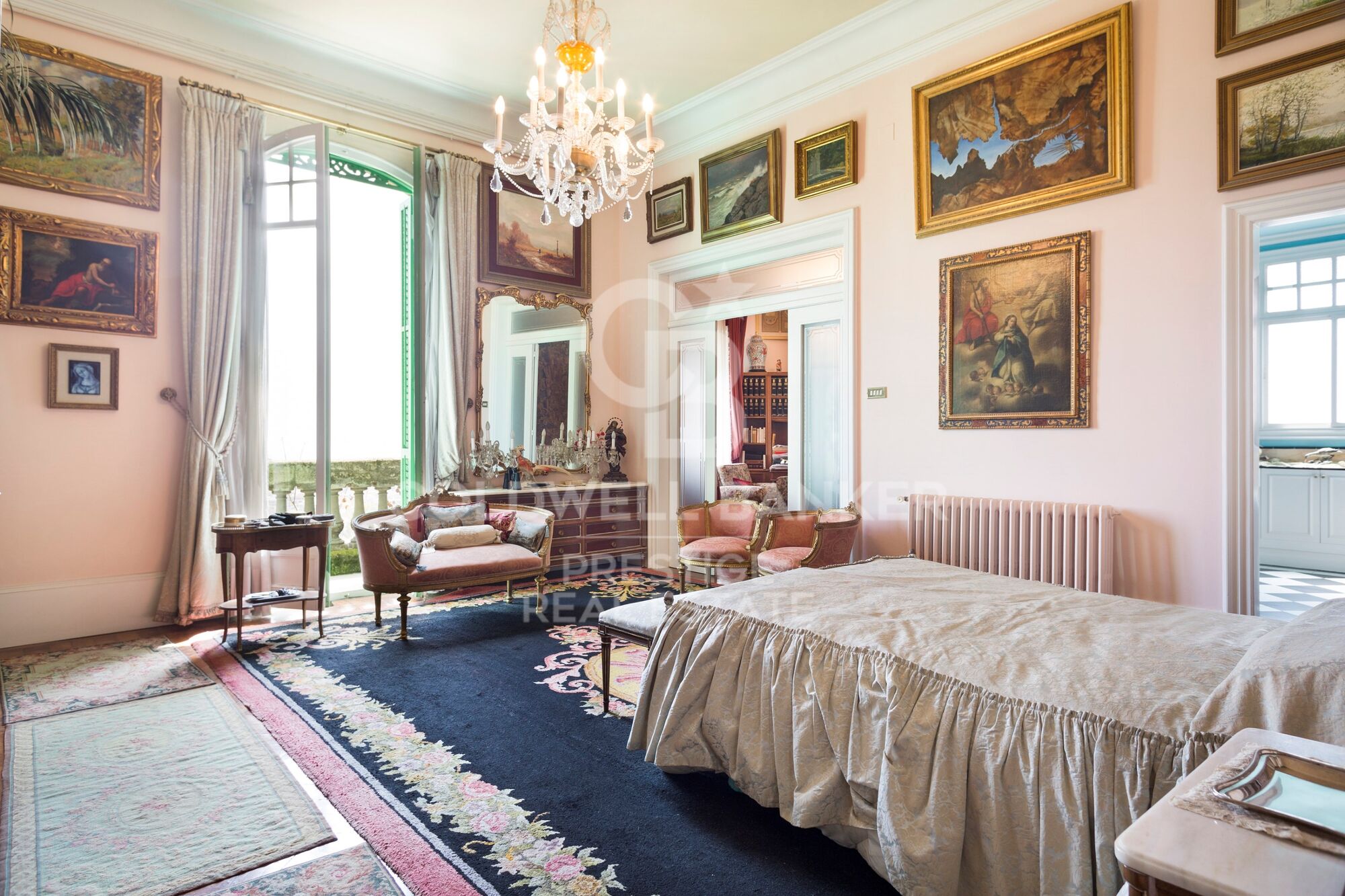 Art Nouveau mansion for sale in Tibidabo