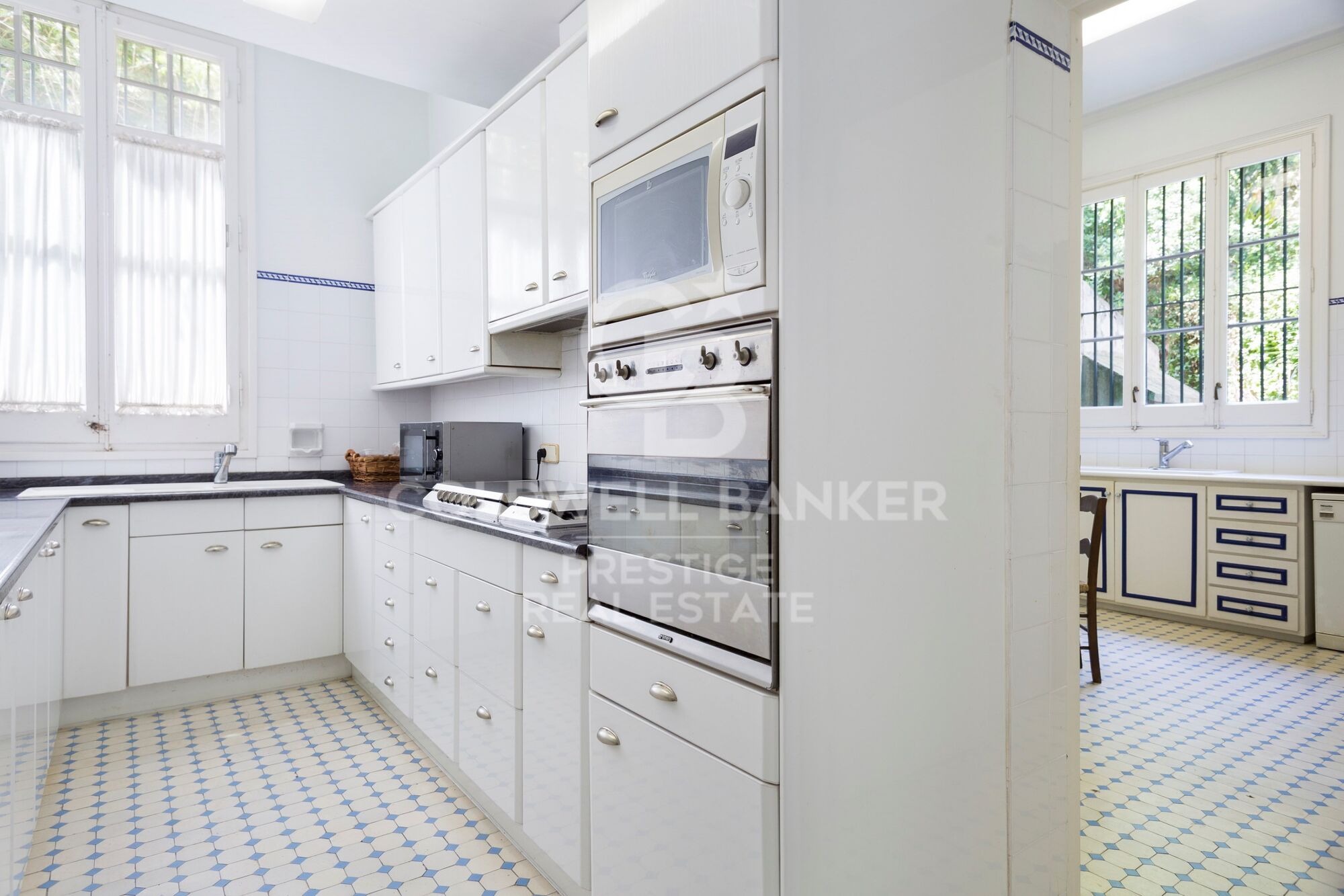 Art Nouveau mansion for sale in Tibidabo