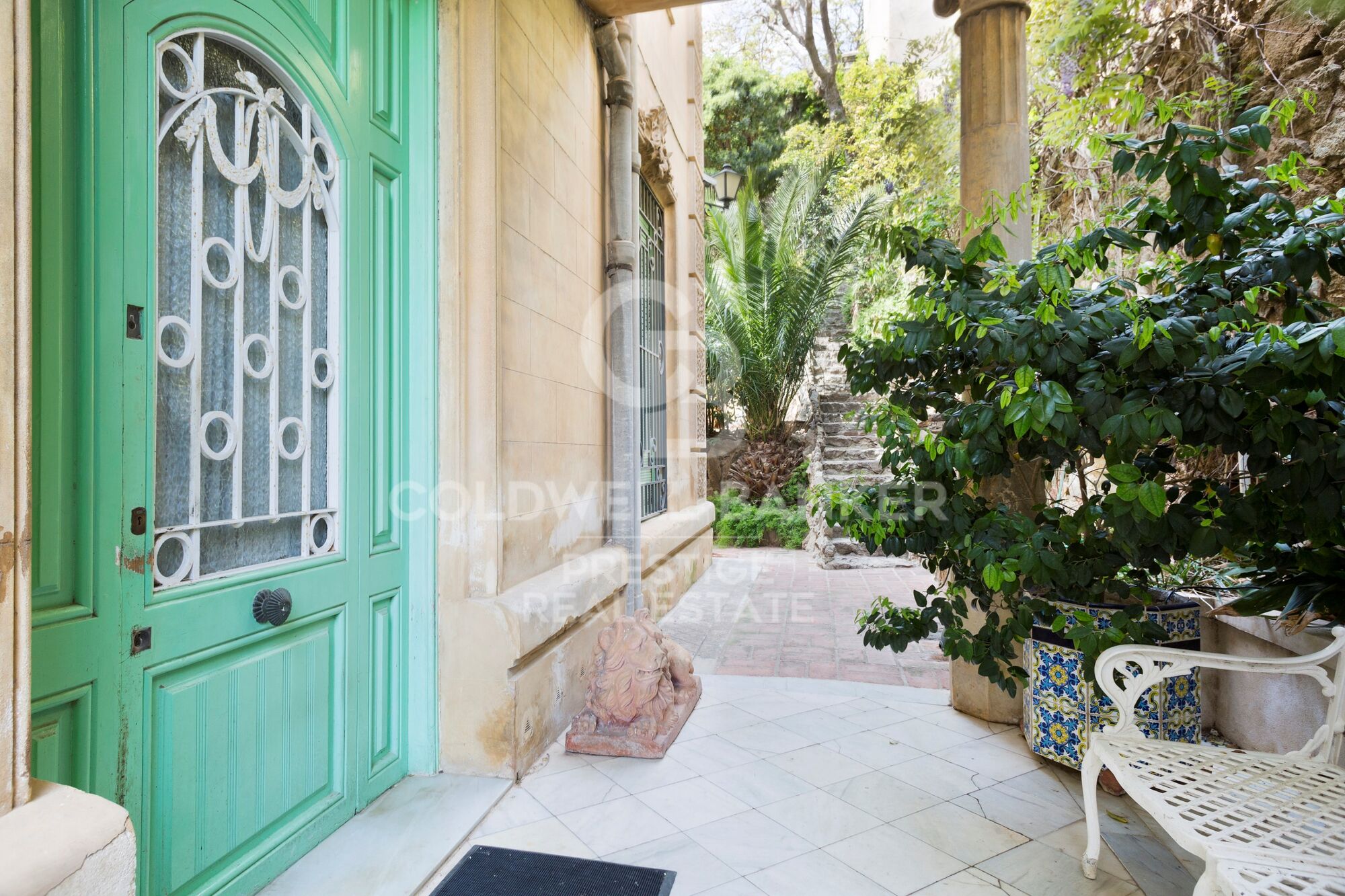 Art Nouveau mansion for sale in Tibidabo