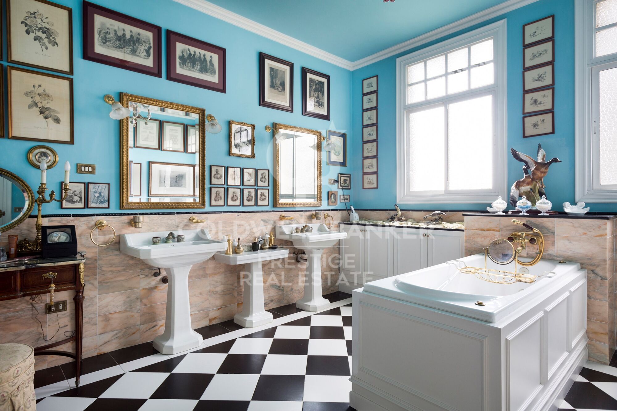 Art Nouveau mansion for sale in Tibidabo