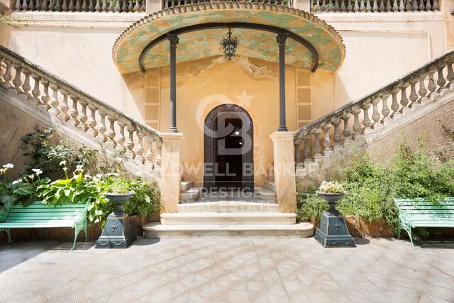 Art Nouveau mansion for sale in Tibidabo
