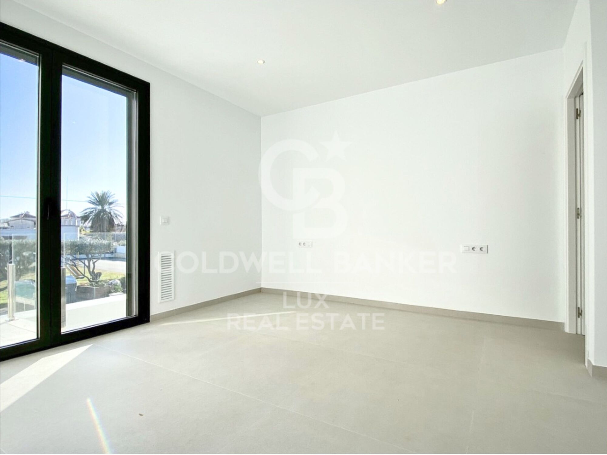 Semi-detached house in Empuriabrava - New developments