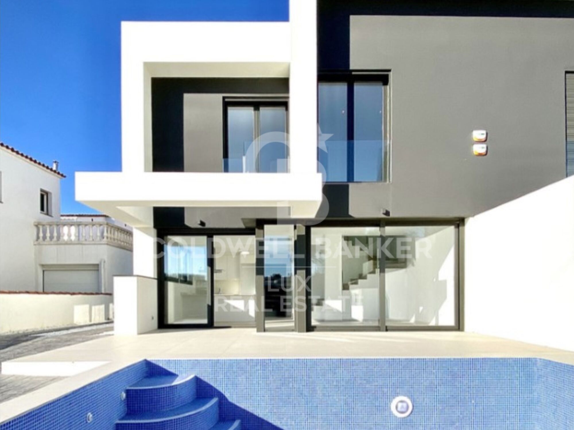 Semi-detached house in Empuriabrava - New developments