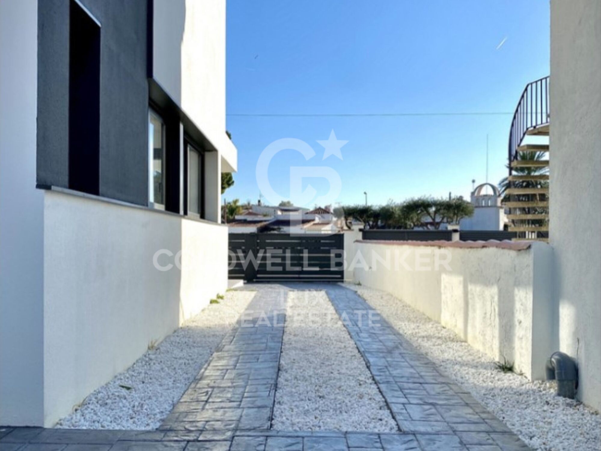 Semi-detached house in Empuriabrava - New developments