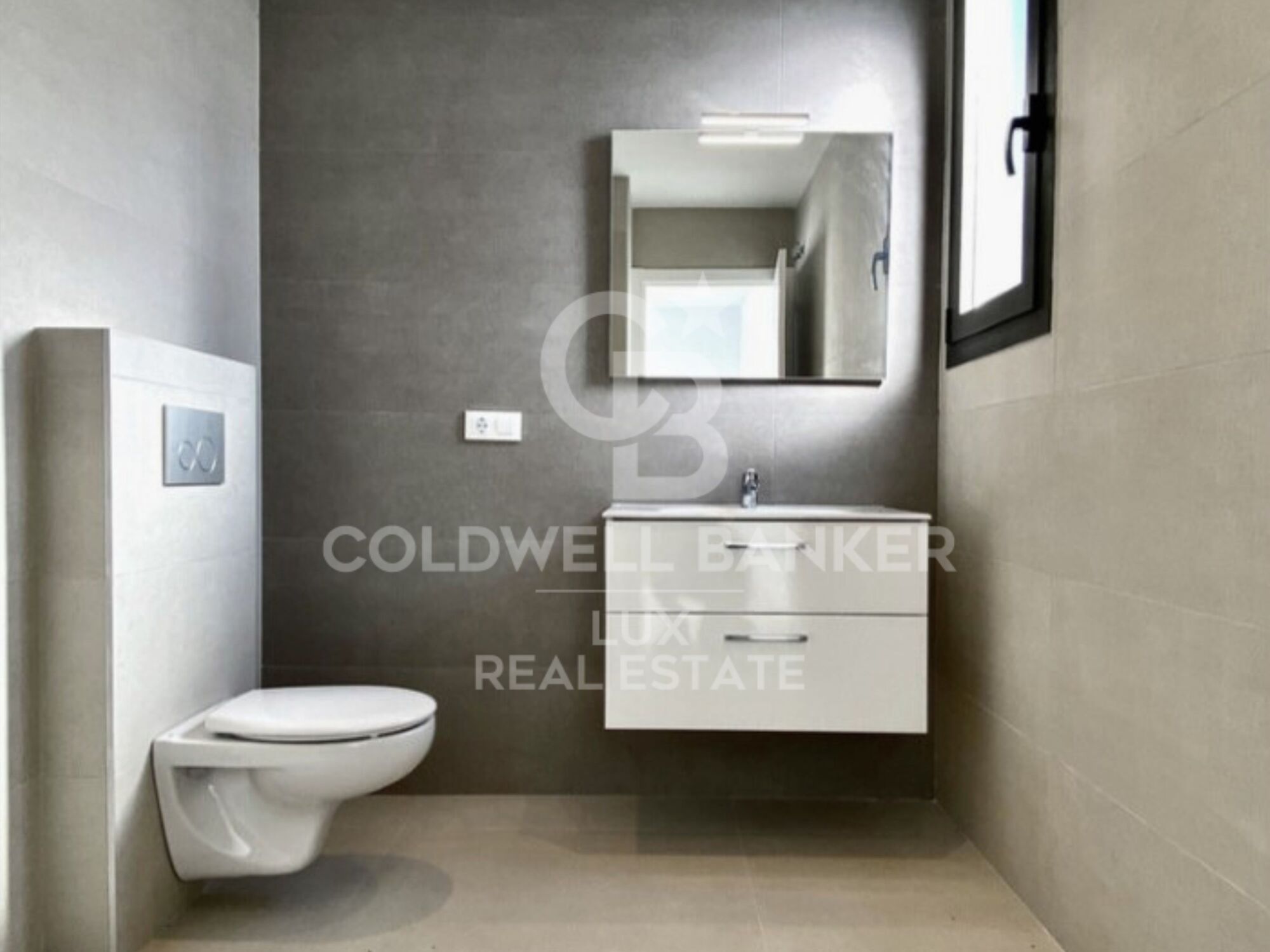 House with pool in Empuriabrava, New construction