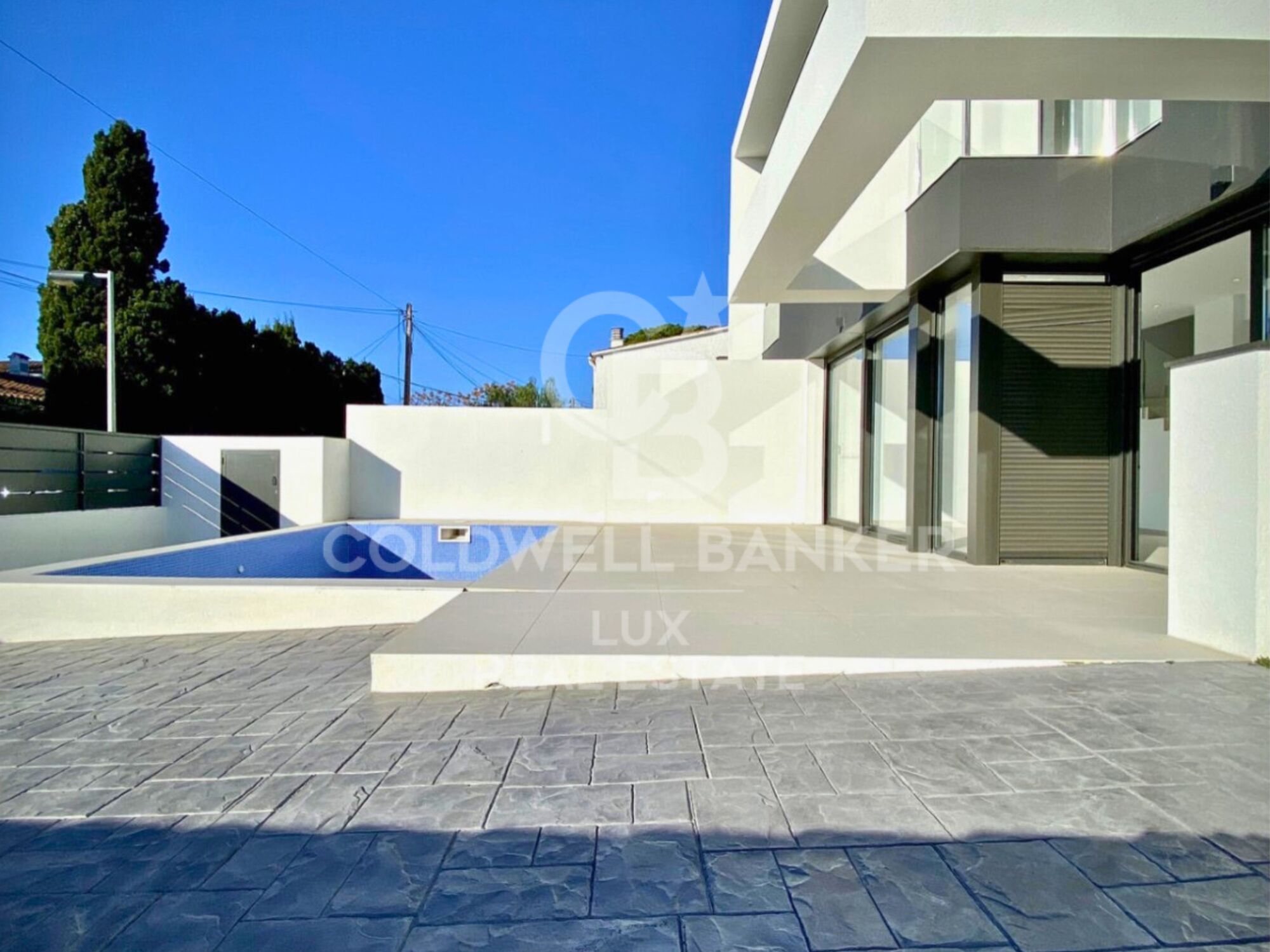 Casa con piscina en Empuriabrava, Obra nueva