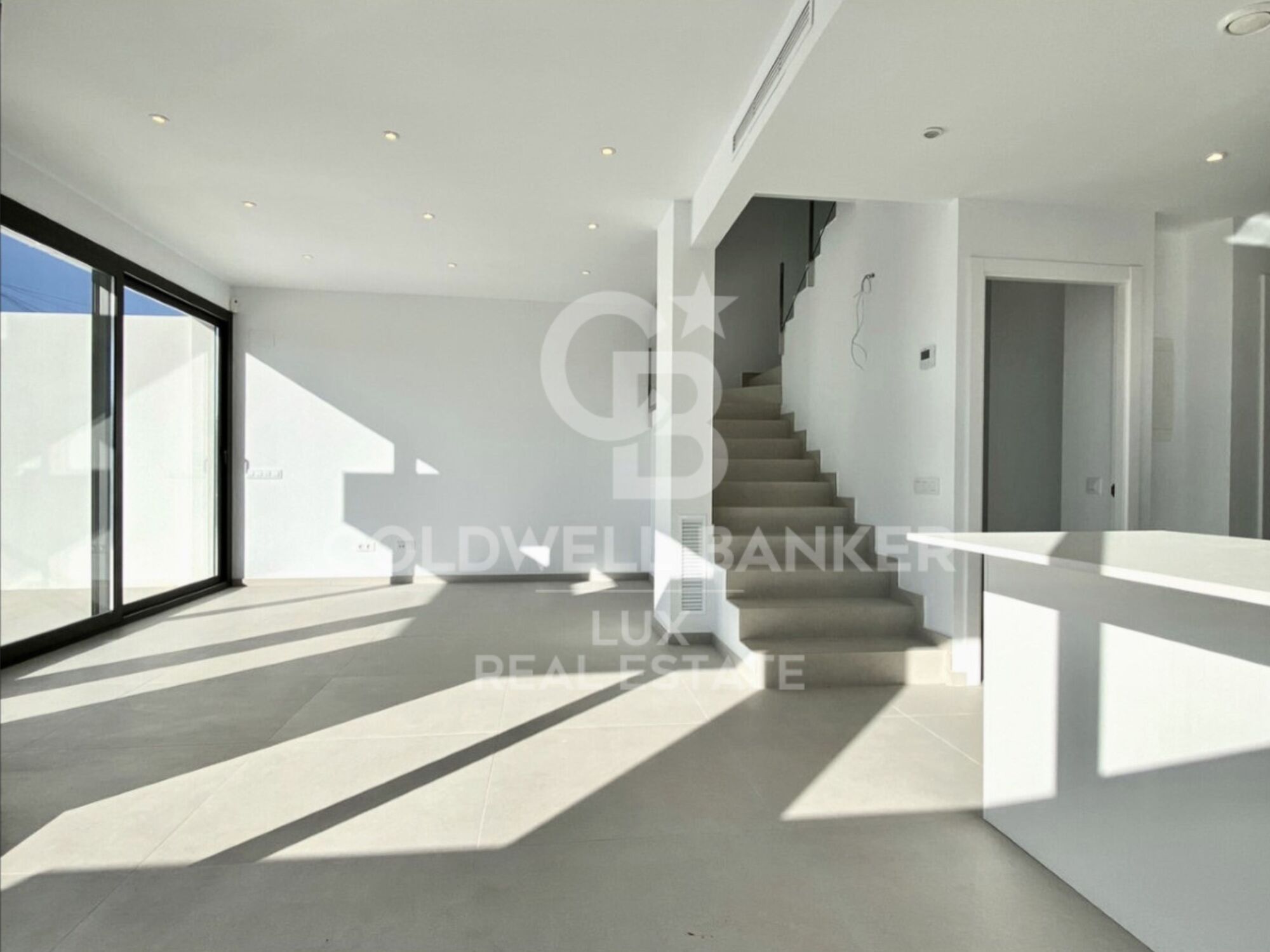 Casa con piscina en Empuriabrava, Obra nueva