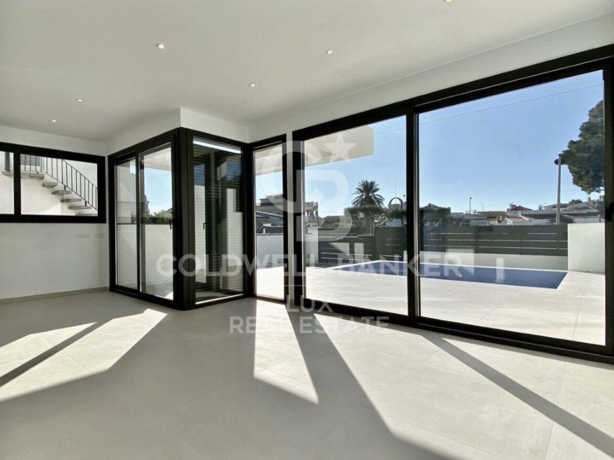 Casa con piscina en Empuriabrava, Obra nueva