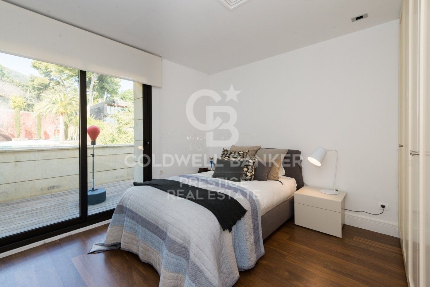 Exclusiva casa en alquiler con jardín y piscina en Pedralbes