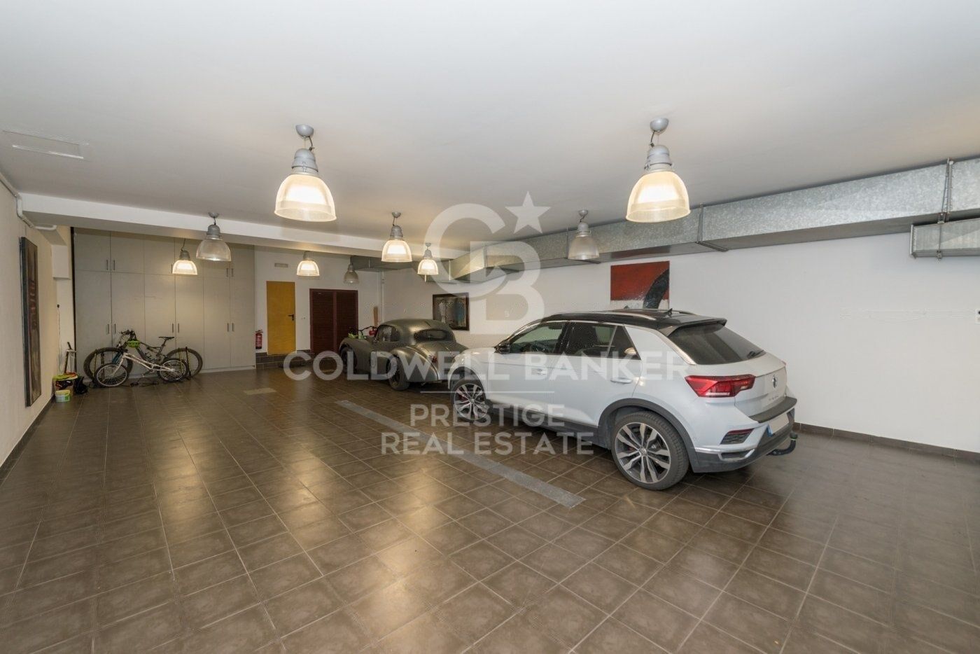 Exclusive house with garden and swimming pool for rent in Pedralbes