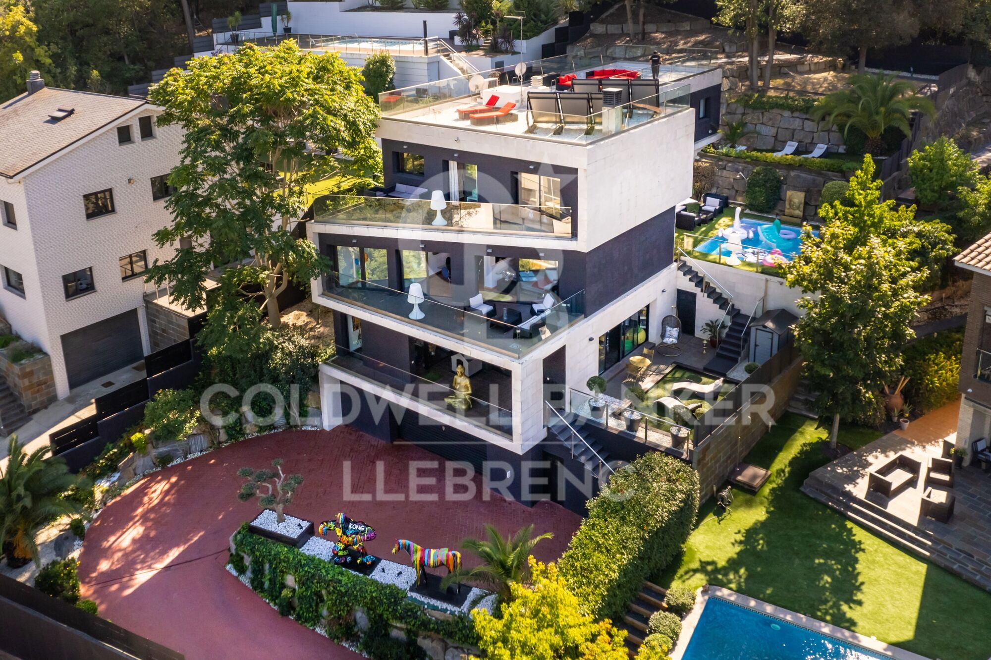 Superbe Maison de Designer à Vendre au Cur du Parc Naturel de Collserola