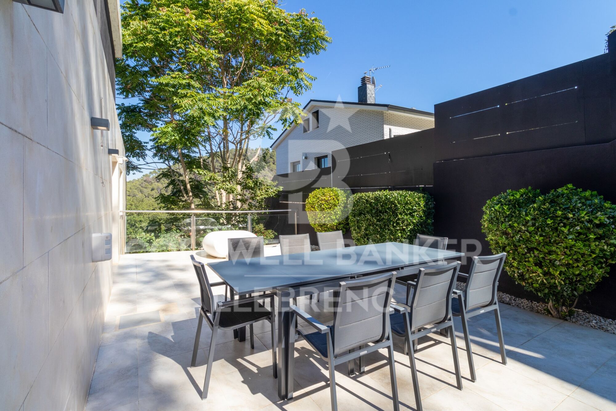 Superbe Maison de Designer à Vendre au Cur du Parc Naturel de Collserola