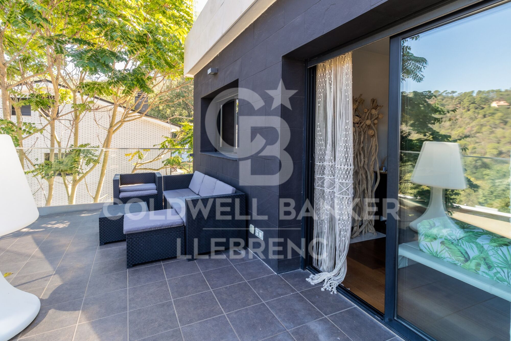 Superbe Maison de Designer à Vendre au Cur du Parc Naturel de Collserola