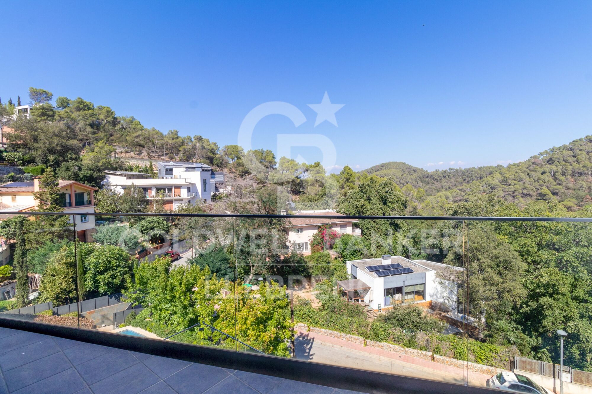 Superbe Maison de Designer à Vendre au Cur du Parc Naturel de Collserola