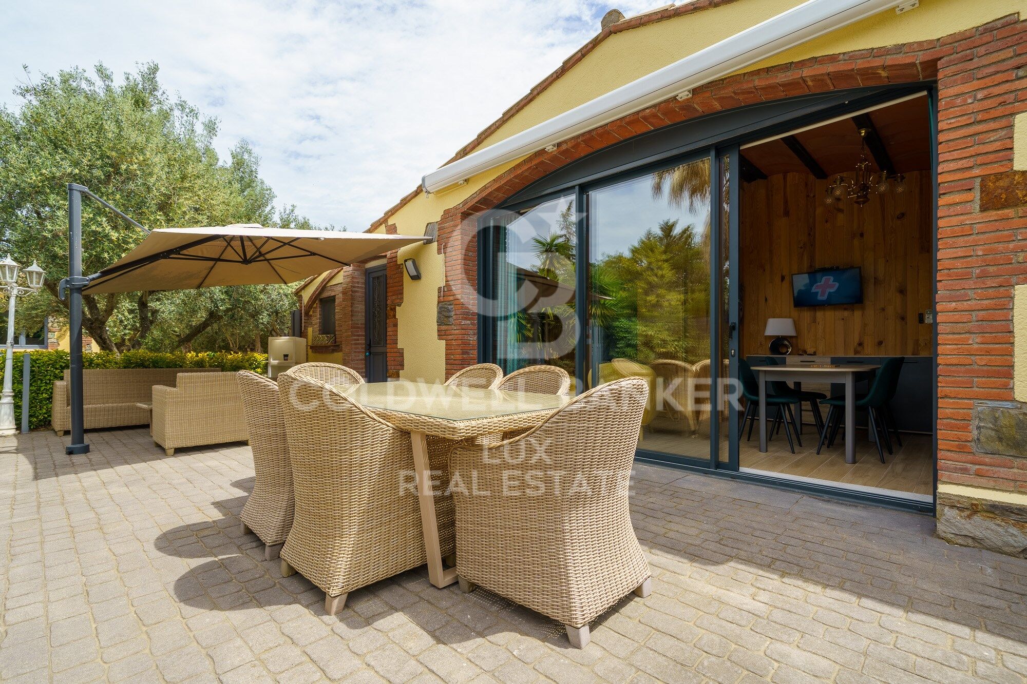 High standing villa with tourist licence in the Golf de Peralada