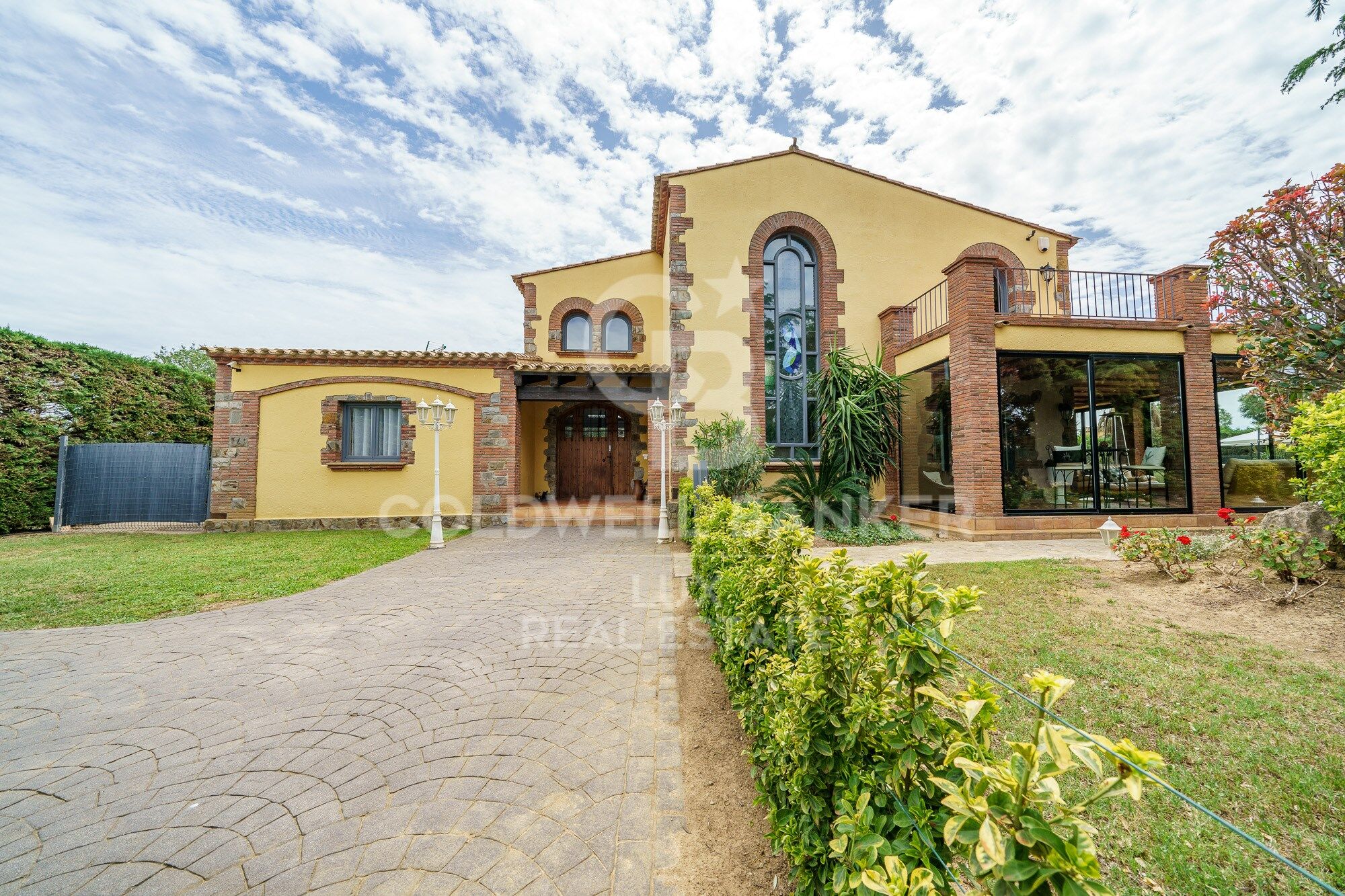 High standing villa with tourist licence in the Golf de Peralada