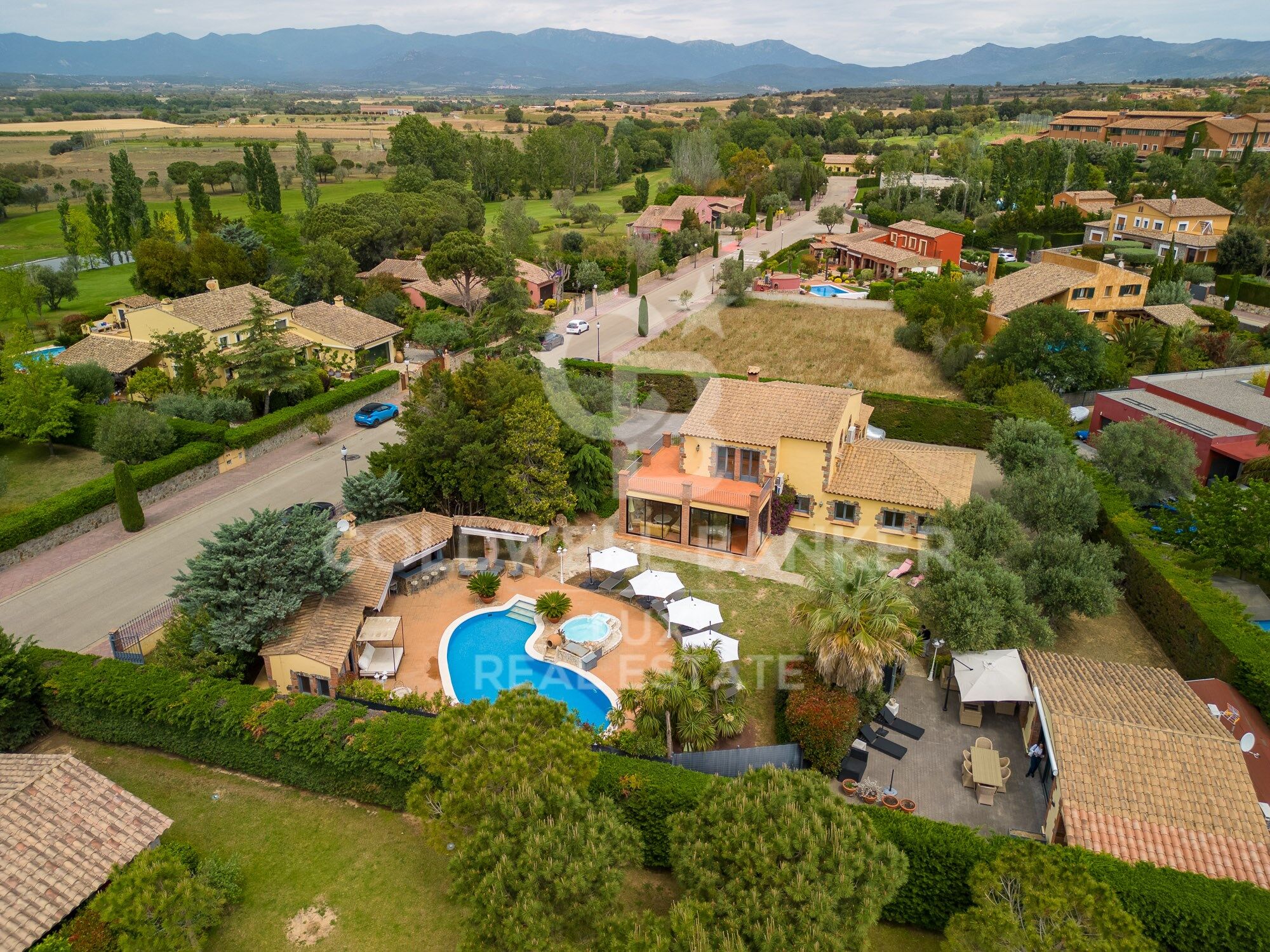 Villa de alto standing con licencia turística en el Golf de Peralada
