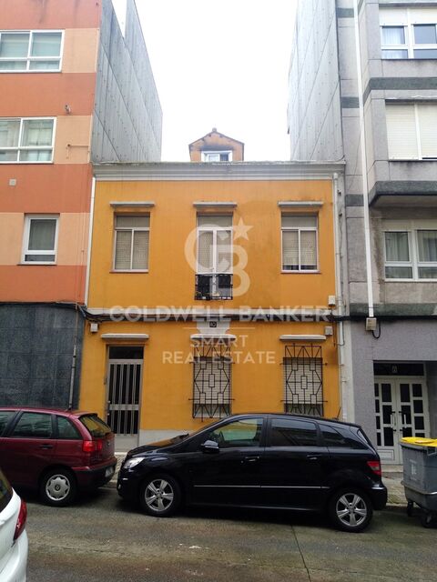 Building in La Coruña for renovation, Monte Alto area.