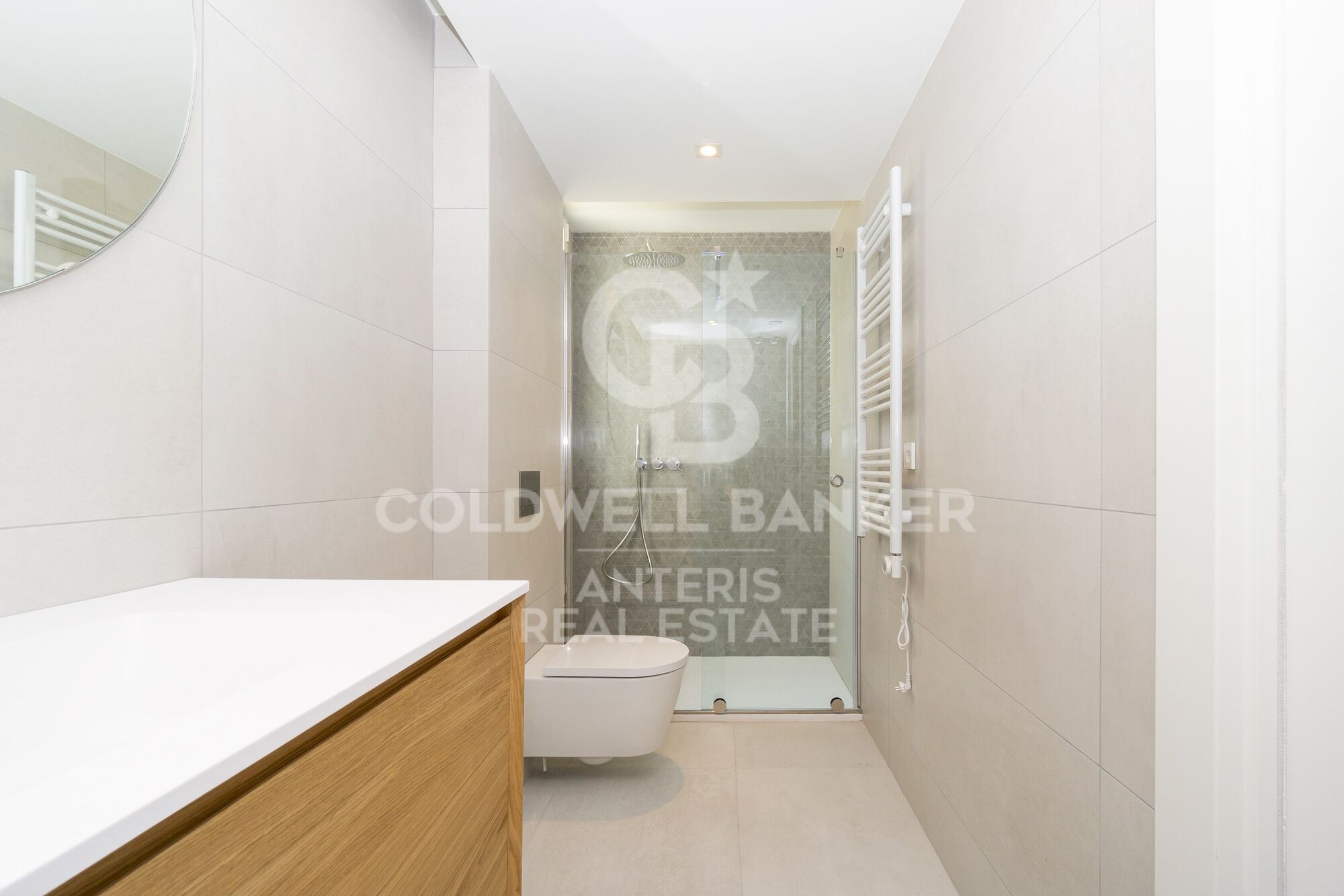 Promoción de pisos exclusivos con ubicación excepcional