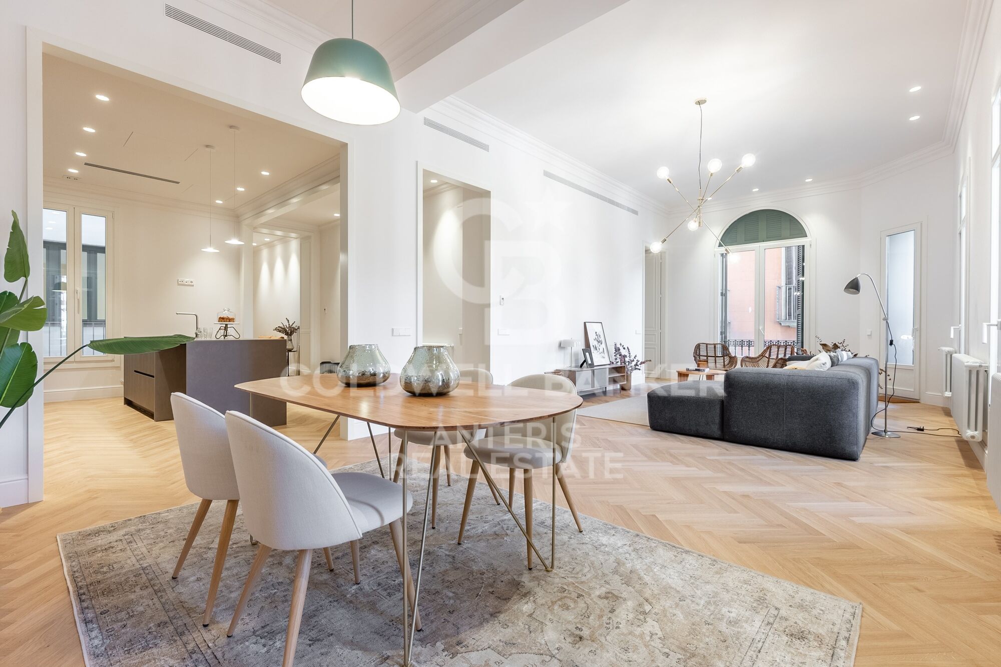 Promotion of luxury apartments in La Rambla