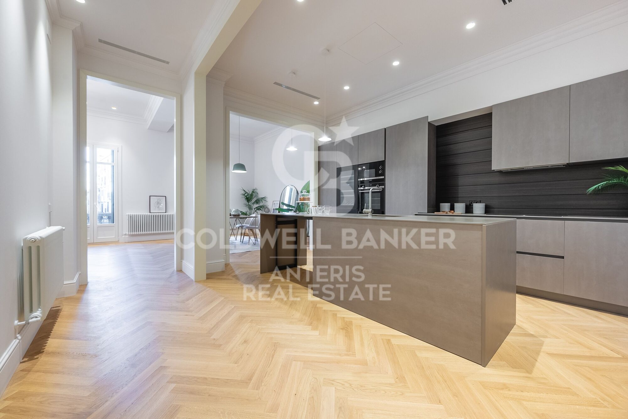 Promotion of luxury apartments in La Rambla