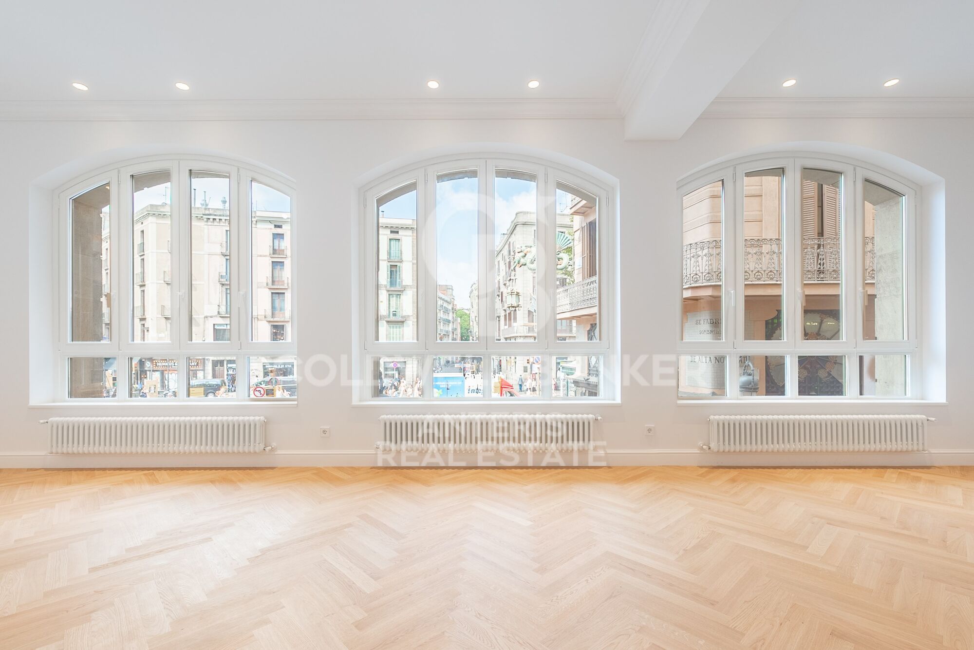 Promotion of luxury apartments in La Rambla