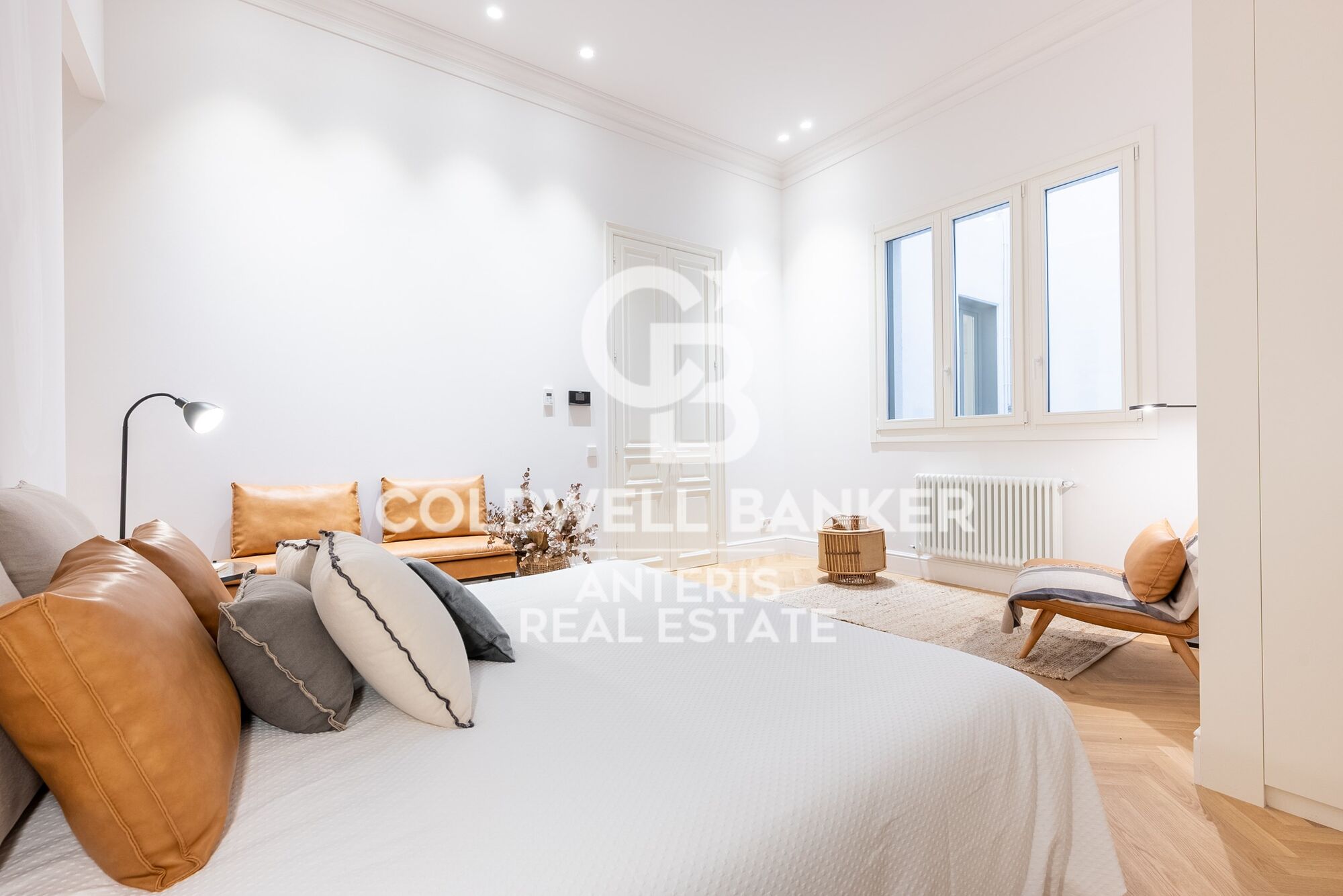 Promotion of luxury apartments in La Rambla