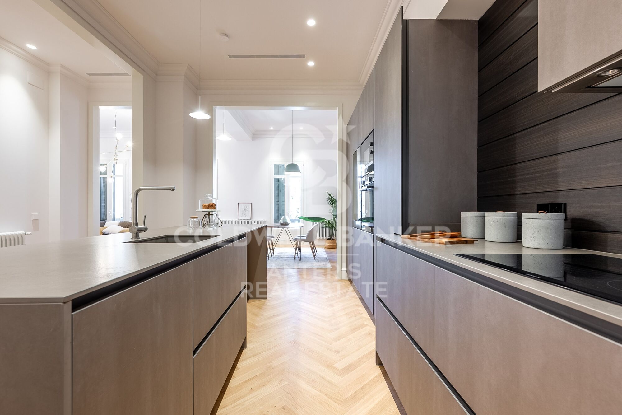 Promotion of luxury apartments in La Rambla