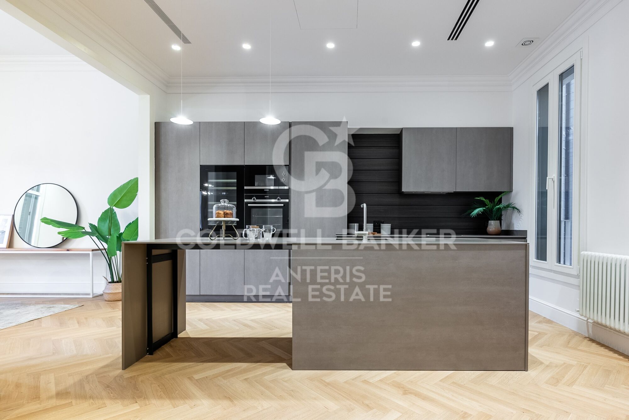 Promoción de pisos de alto standing en la rambla