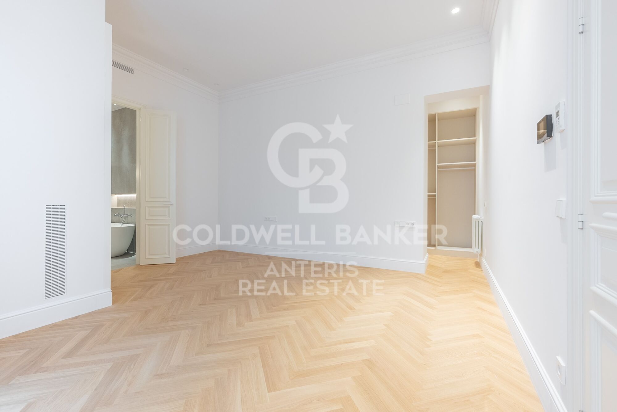 Promoción de pisos de alto standing en la rambla