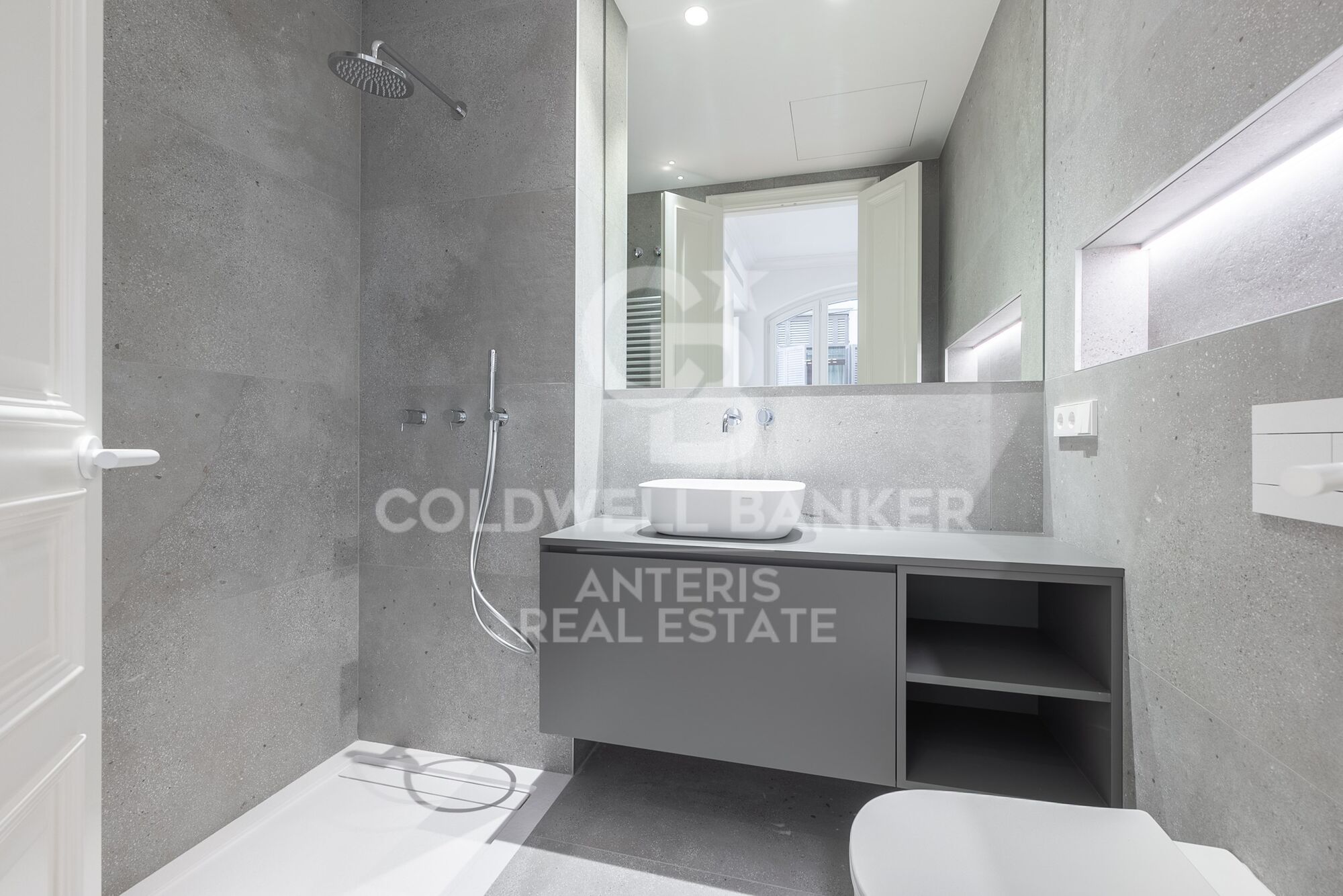 Promoción de pisos de alto standing en la rambla