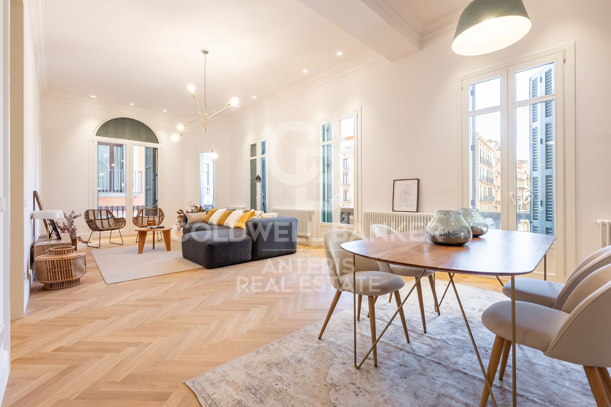 Promoción de pisos de alto standing en la rambla