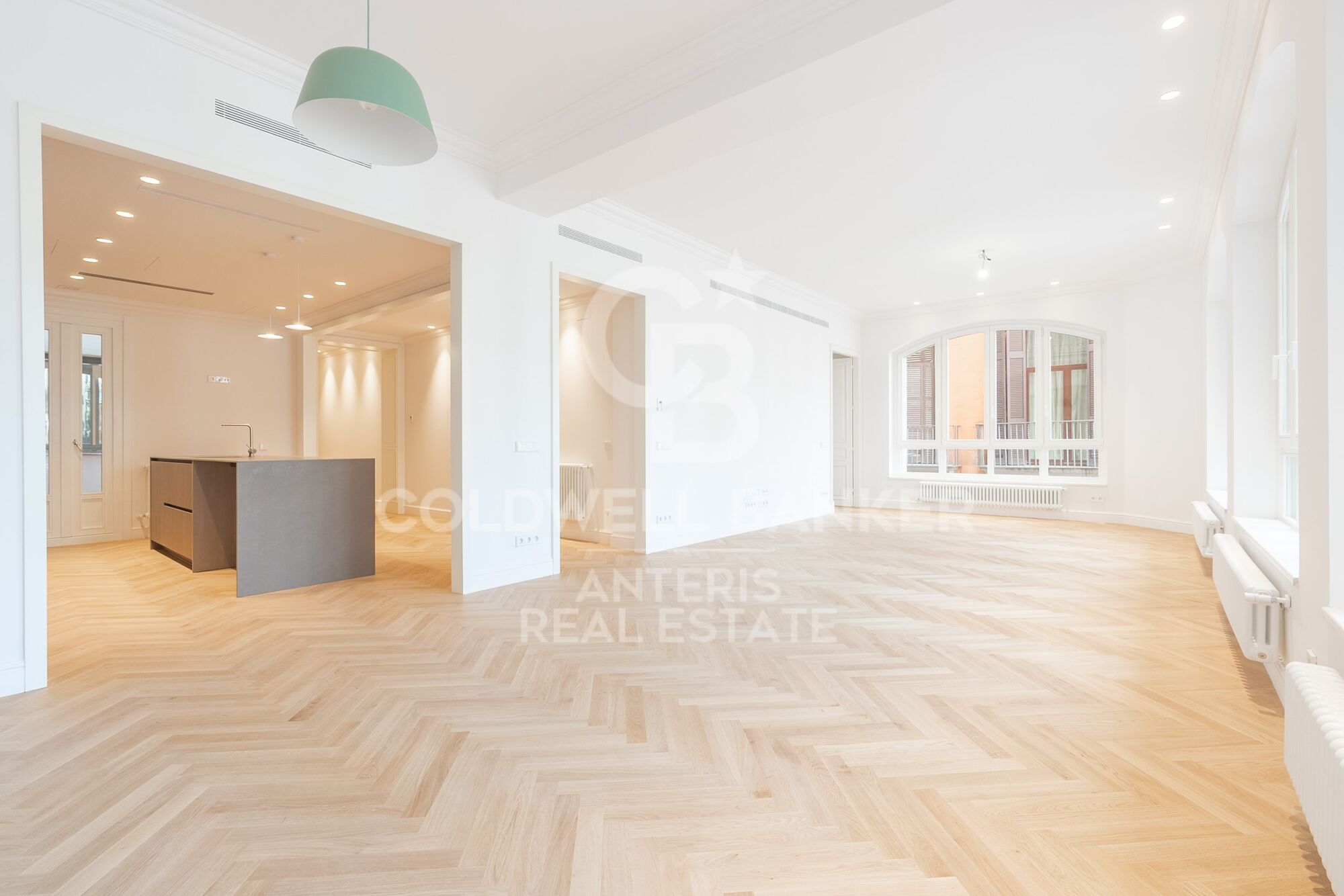 Promoción de pisos de alto standing en la rambla