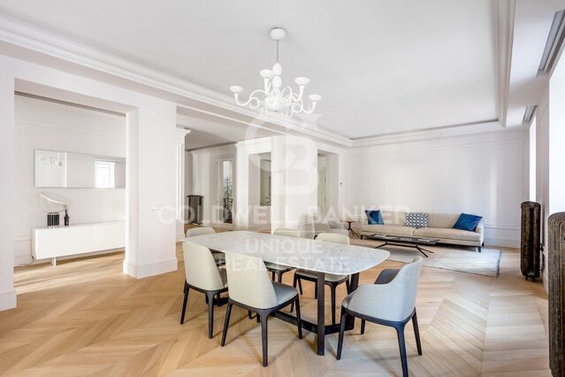 Magnificent fully renovated residence in Jerónimos, one of the most exclusive neighborhoods in Madrid