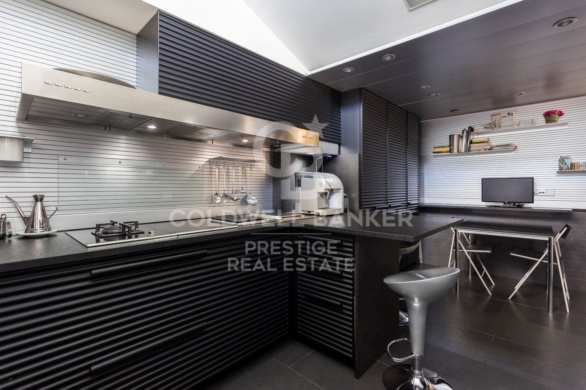 Luxury penthouse for sale near Turo Parc