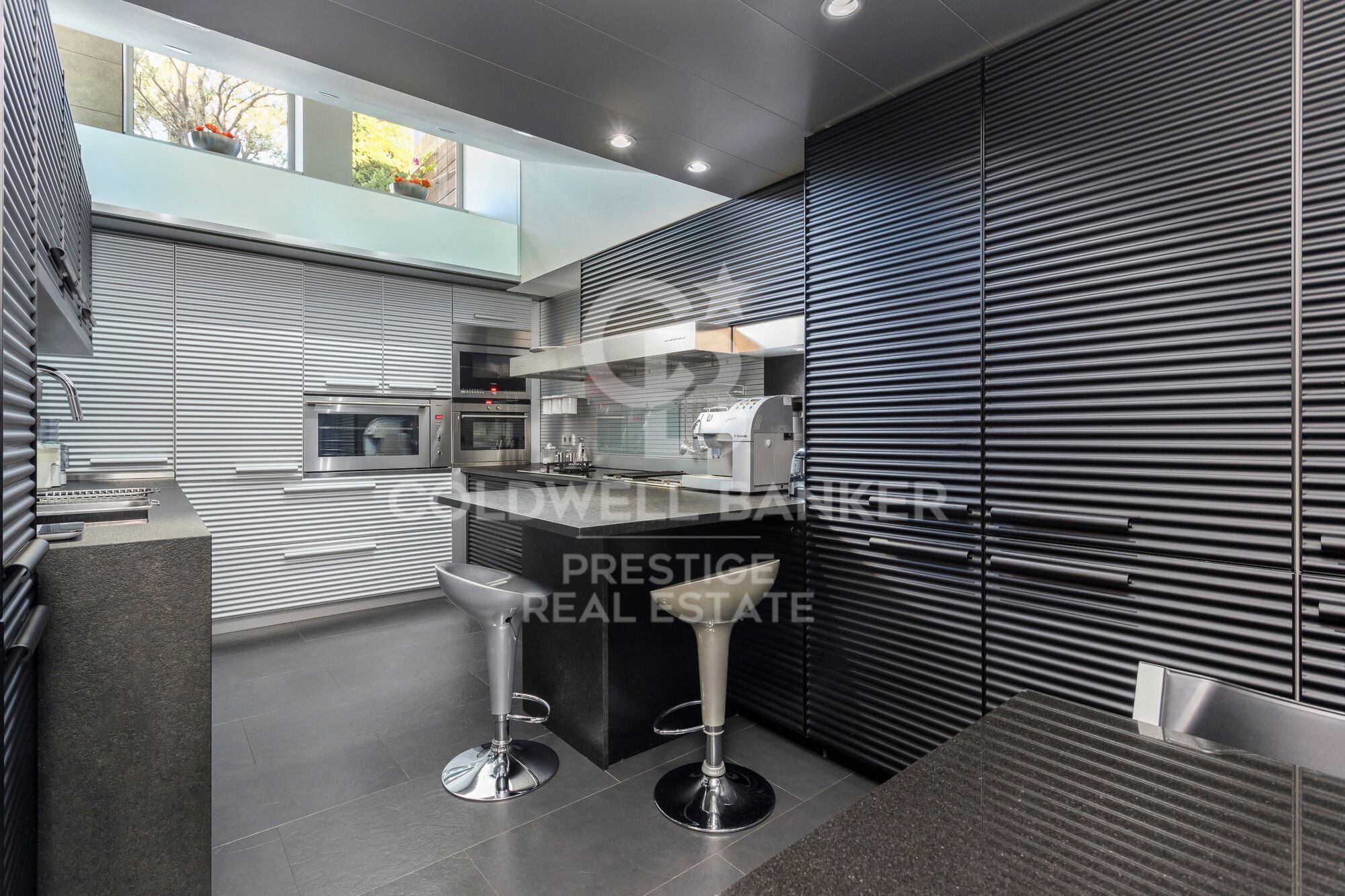 Luxury penthouse for sale near Turo Parc